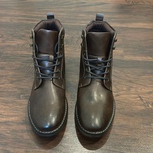 Brand New Men’s Club Room Westin Boots Sz 9.5